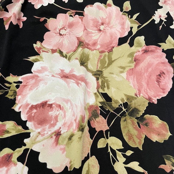 Black Floral Maxi Dress. Approx Size Small as per measurements. - Picture 8 of 8